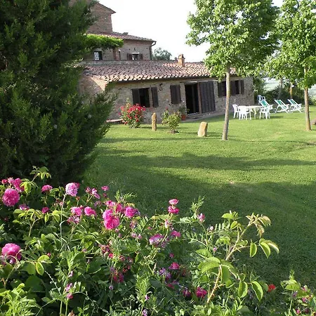 Agriturismo La Fraternita Agroturismo *